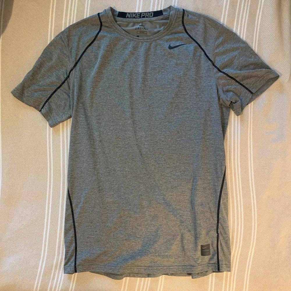 Nike Pro Men's Short Sleeve Shirt
